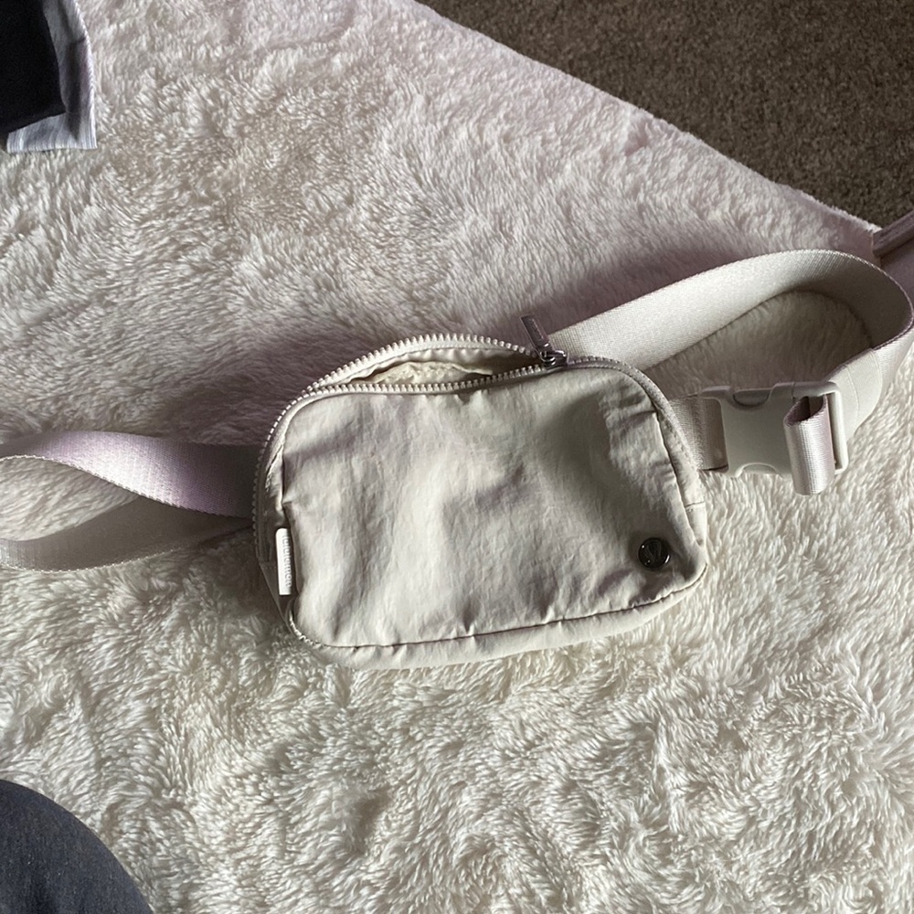 Lululemon belt bag